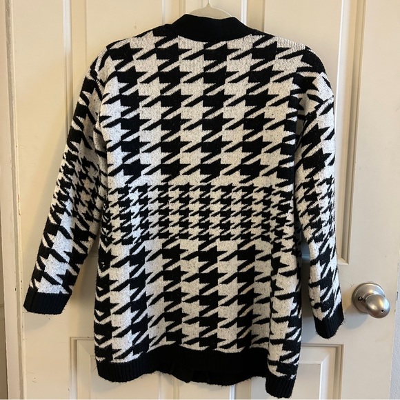 TALBOTS | Houndstooth Jacquard Cardigan Petite - Picture 4 of 11